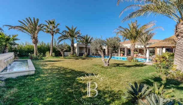 Villa / Maison 8 pièces  à vendre Aix-en-Provence 13100