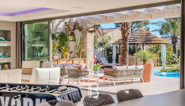 Villa / Maison 8 pièces  à vendre Aix-en-Provence 13100