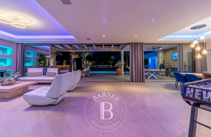 PROCHE AIX-EN-PROVENCE – VILLA D’EXCEPTION 210M2 – 3 CHAMBRES - — photo 3