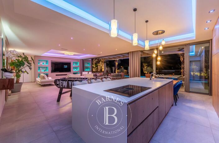 PROCHE AIX-EN-PROVENCE – VILLA D’EXCEPTION 210M2 – 3 CHAMBRES - — photo 4