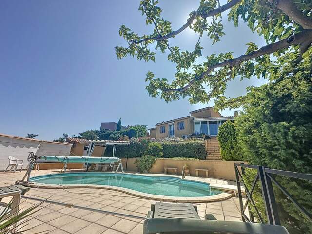 Maison À Vendre Rochefort Du Gard, 203 m², 5 chambres, vue imprenable, appartement indépendant — photo du bien