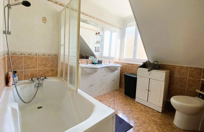 Rare à ST JEAN DE BRAYE - 4 chambres 702m2 de terrain — photo 5