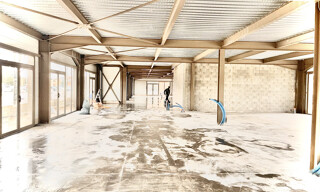 Commerce  260 m² à louer à Le Thor (84250)