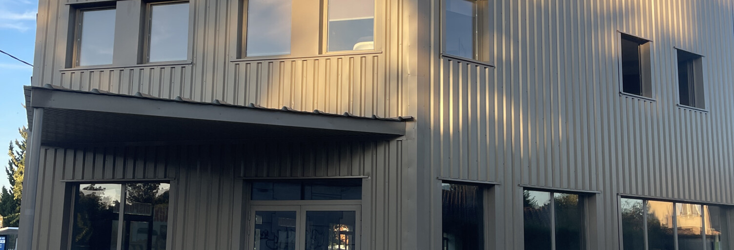 Commerce  180 m² à louer à Le Thor (84250)