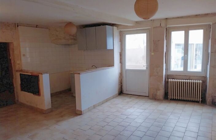 Deux maisons avec cours à vendre proche Saint Savin 86 — photo 4