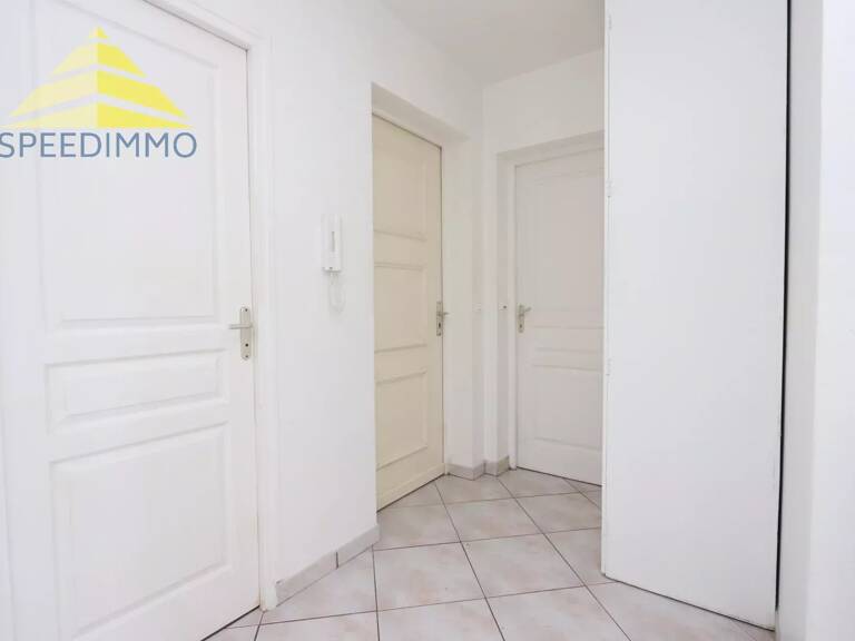 À LOUER – Bel Appartement 2 Pièces avec Jardin — photo 1