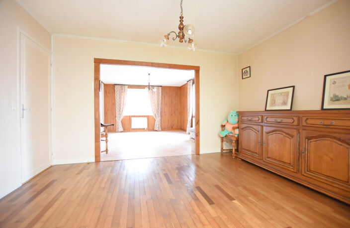 78690 LES ESSARTS LE ROI     Jolie maison de 5 pièces avec s — photo 4