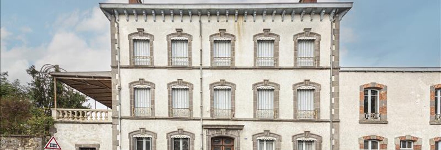 Immeuble   m² à vendre à Maurs (15600)