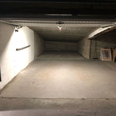 Garage  45000 €