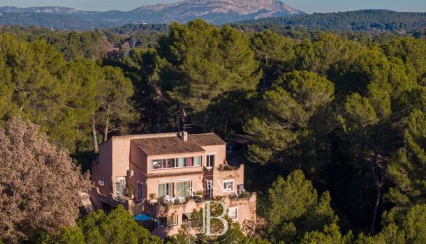 Villa / Maison 12 pièces  à vendre Aix-en-Provence 13100