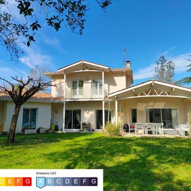 Maison 8 pièces 599000 €