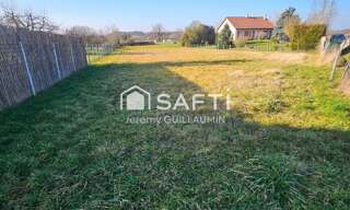 Terrain  2052 m² à vendre à Saint-Gérand-le-Puy (03150)