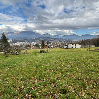 Terrain 950 m²