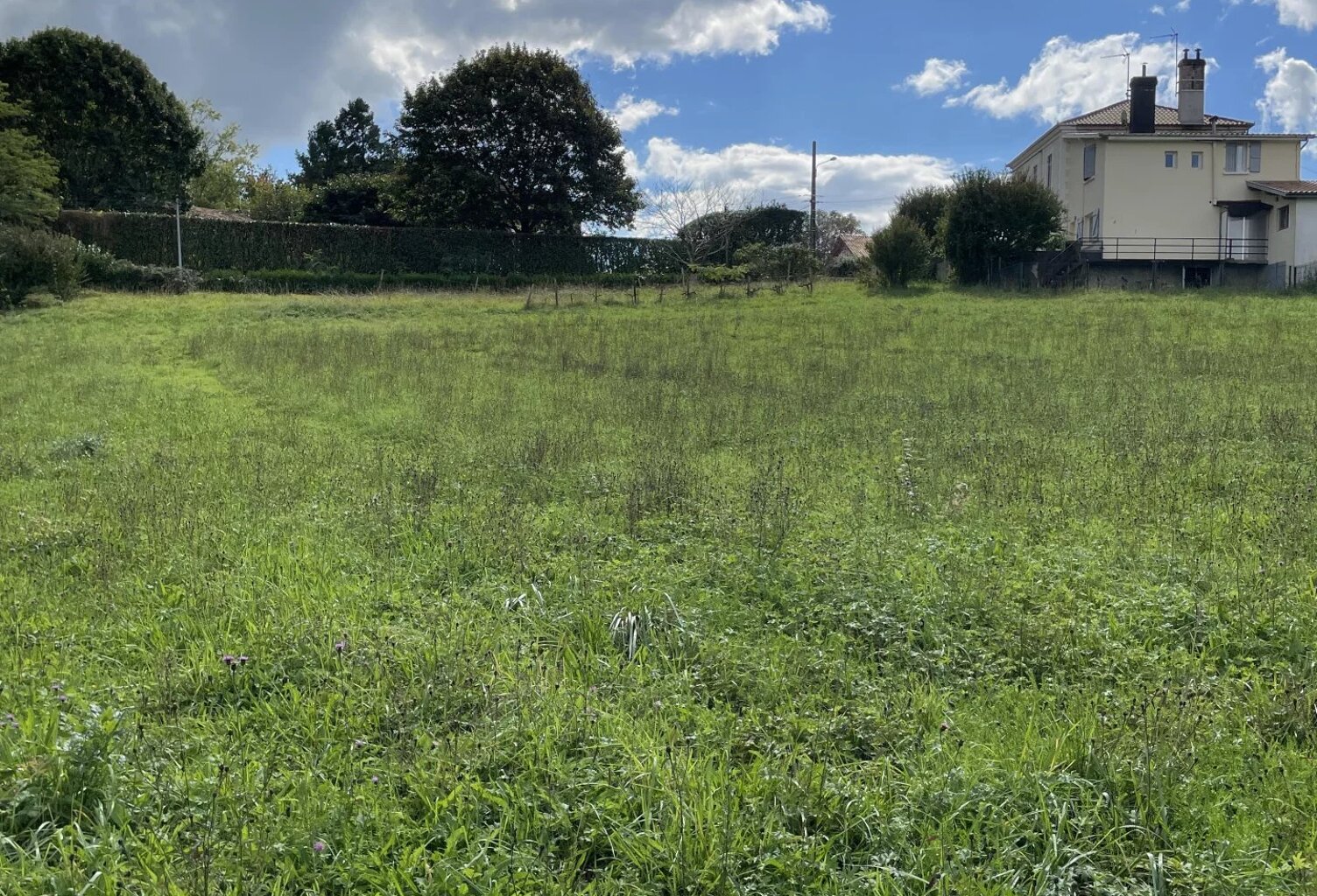 Habas - Proche du bourg- Terrain hors lotissement — photo 1
