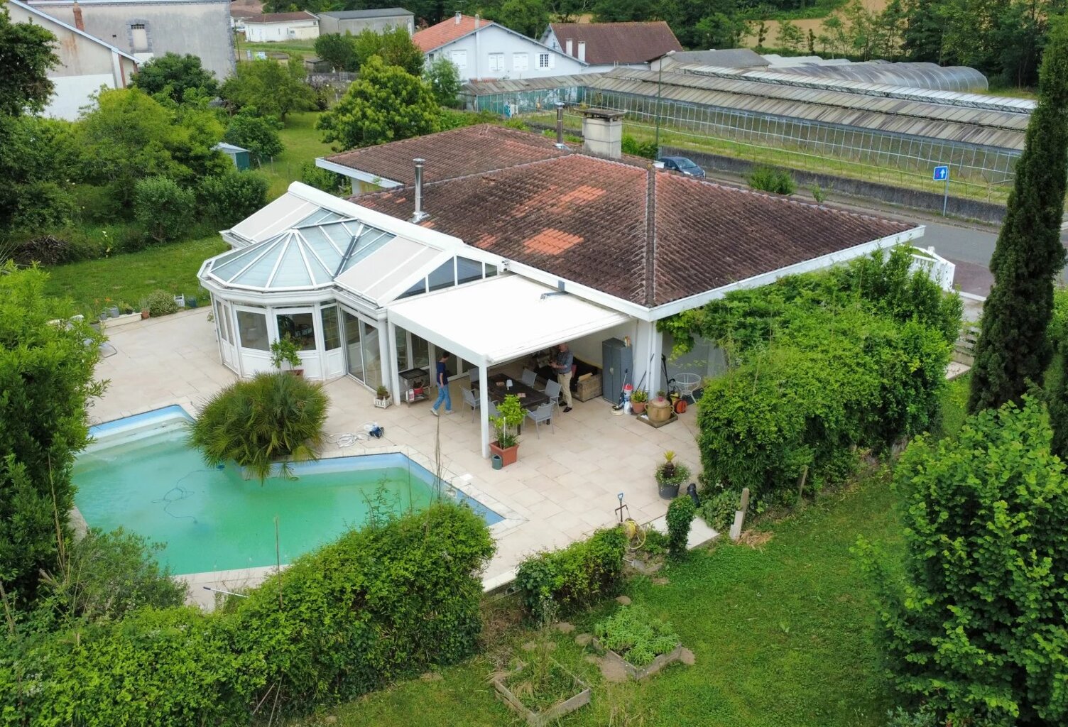 VILLA 240 m² POUILLON CENTRE — photo 1