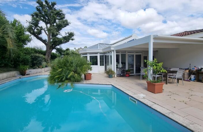 VILLA 240 m² POUILLON CENTRE — photo 5