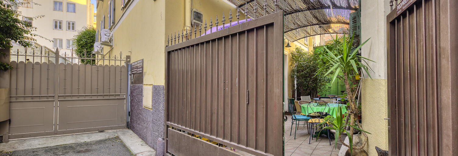 Immeuble  300 m² à vendre à Nice (06000)