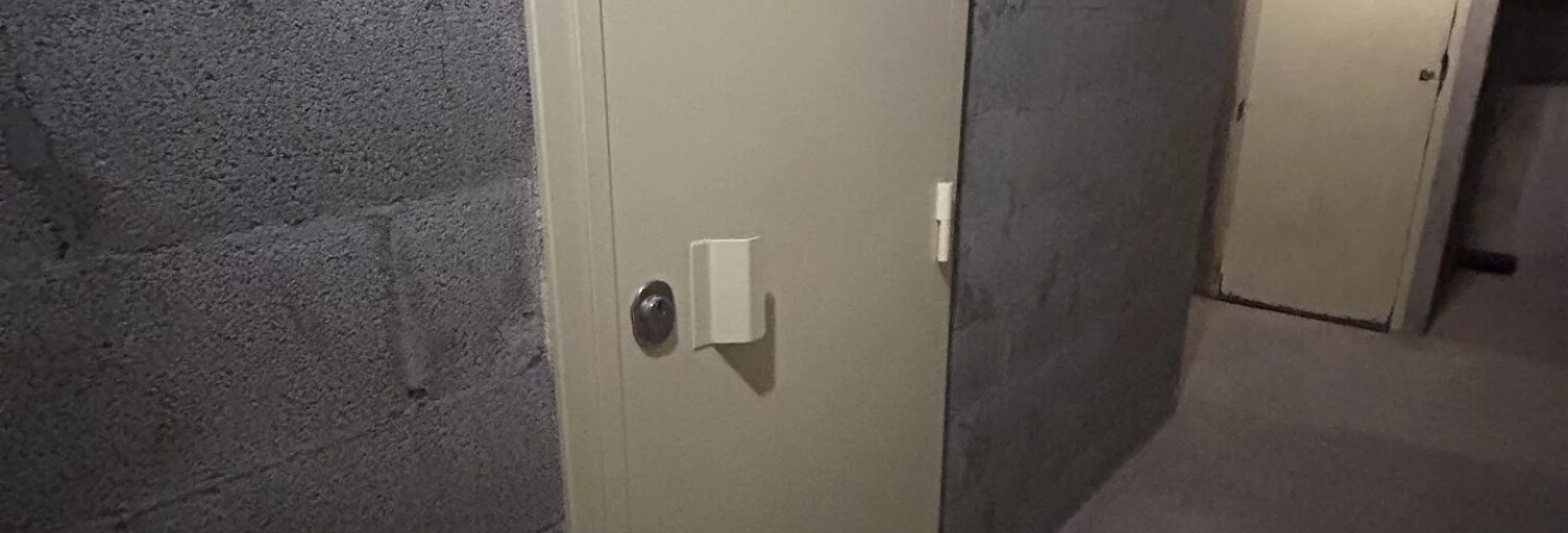 Garage   m² à louer à Nice (06100)