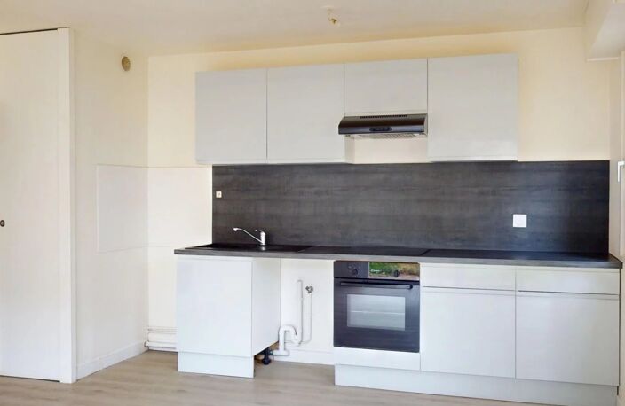 A LOUER - Appartement 2 pièces à CHARTRES en rez de jardin — photo 4