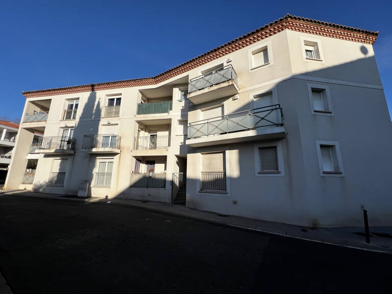 T2 dans immeuble sécurisé avec 2 extérieurs et 2 parkings — photo 1