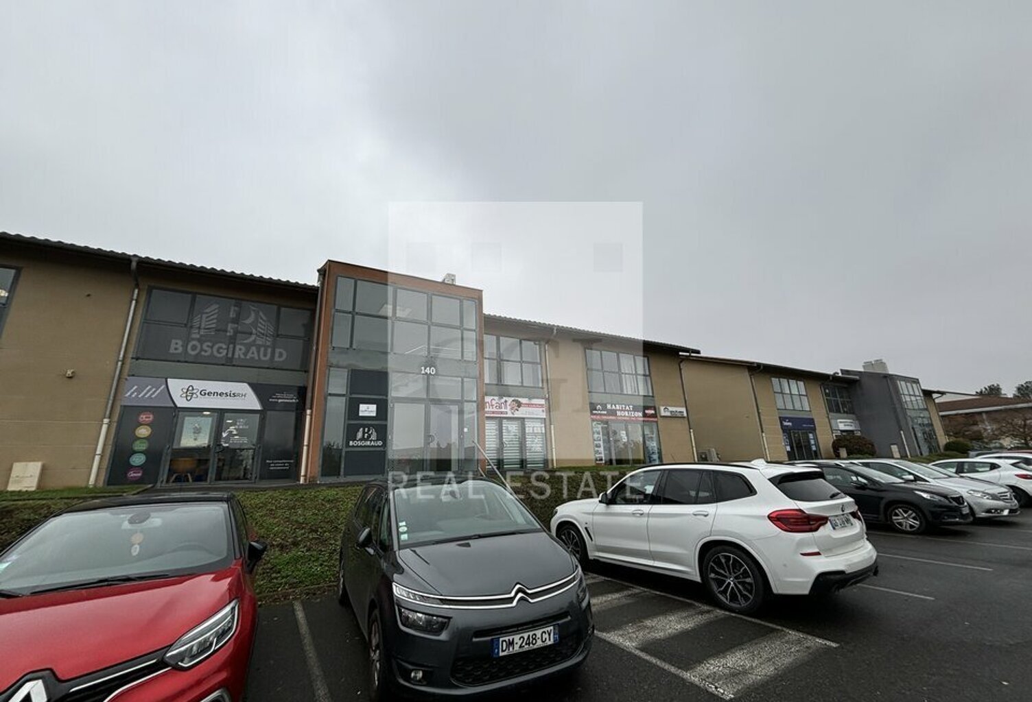 BUREAUX à LOUER — photo 1