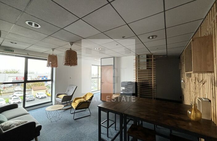 BUREAUX à LOUER — photo 3