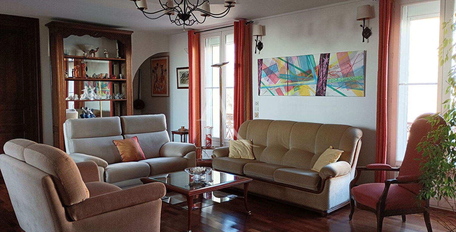 Frontignan (centre ville) - Magnifique appartement T6 de 248M² avec terrasse de 60M² — photo 1