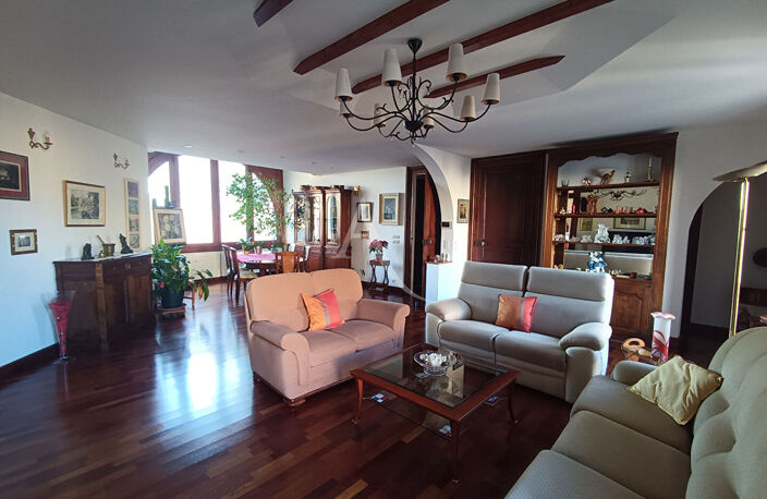 Frontignan (centre ville) - Magnifique appartement T6 de 248M² avec terrasse de 60M² — photo 2