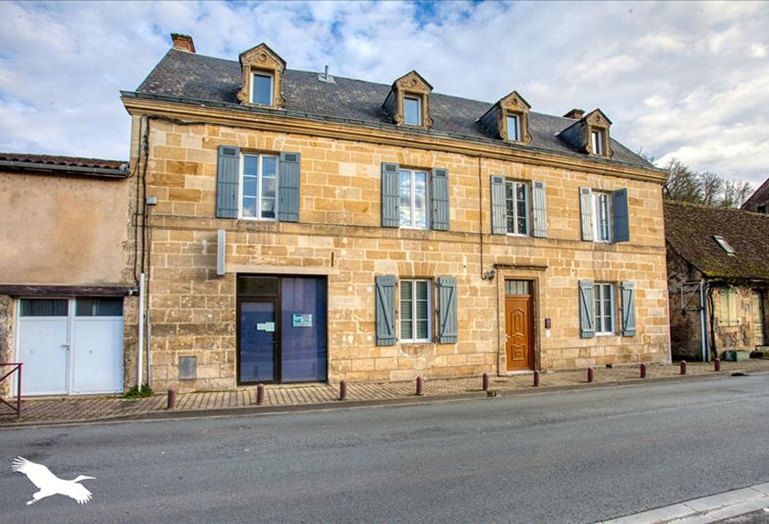 Maison en pierre de 11 pièces principales — photo 1
