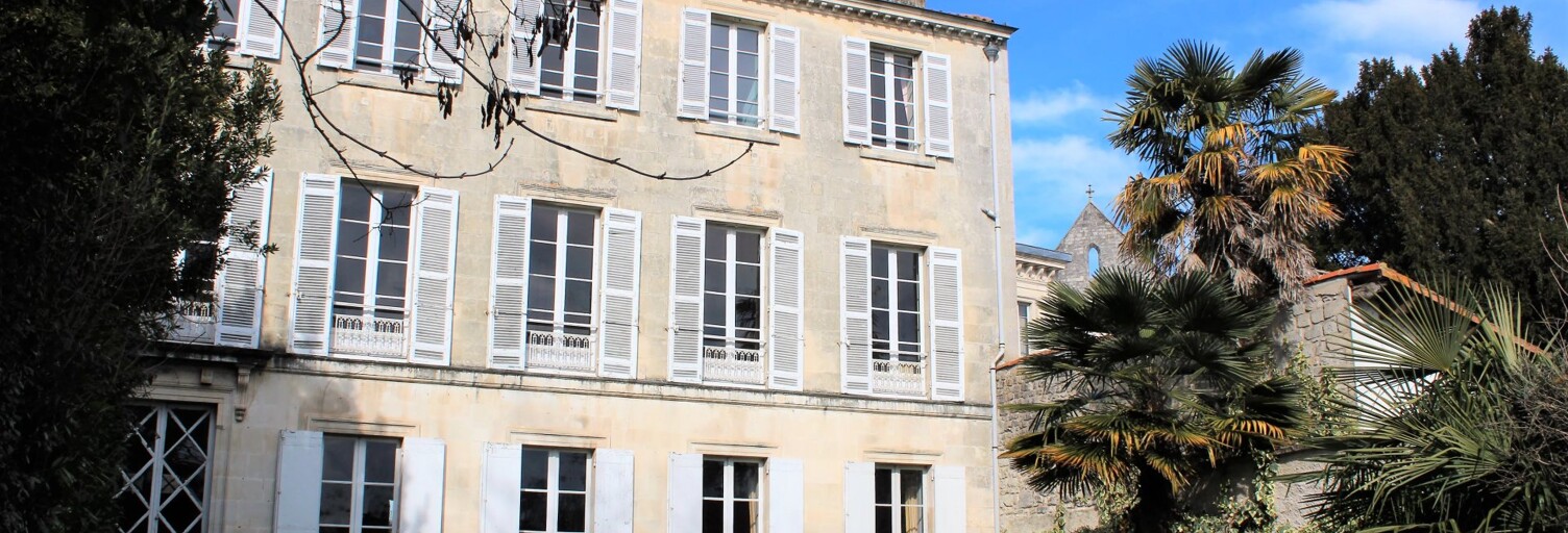 Maison 14 Pièces 471 m² à vendre à Saintes (17100)