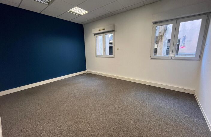 Location commerce  90 m² à Albi (81000) — photo 4