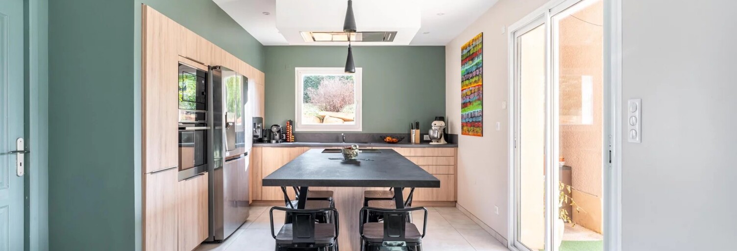 Maison 8 Pièces 220 m² à vendre à Lachassagne (69480)