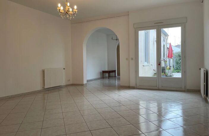 ÉCHOPPE ROCHEFORT 110 M² — photo 5