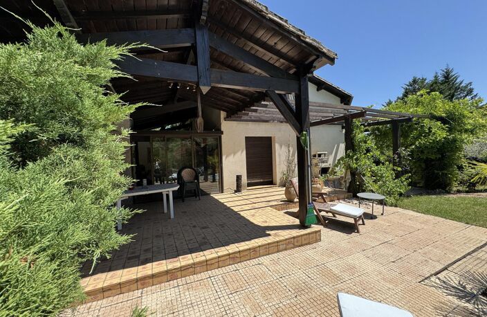 Vente maison 8 pièces 240 m² Agen (47000) — photo 2
