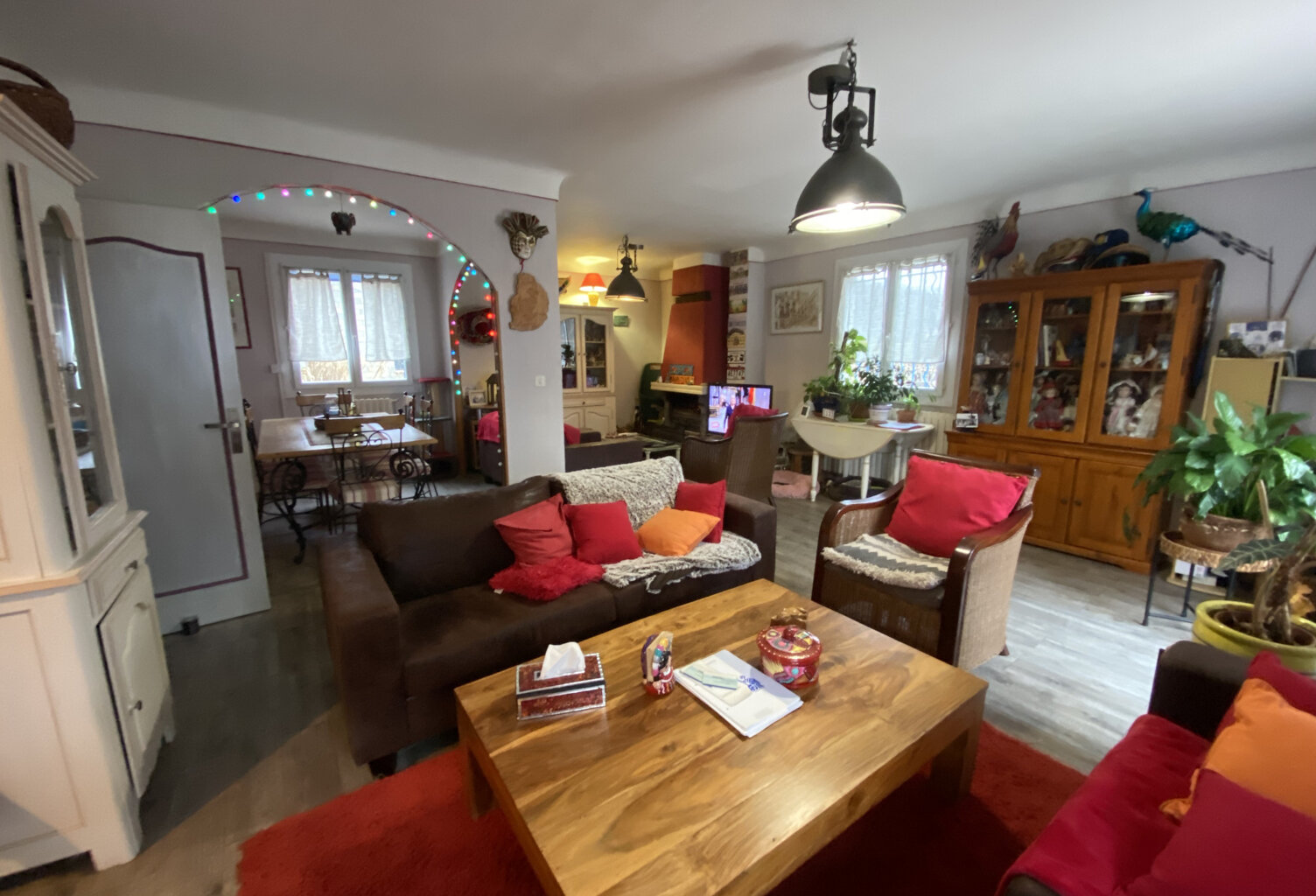 Ensemble Immobilier de 230m2 avec appartement, local commerc — photo 1