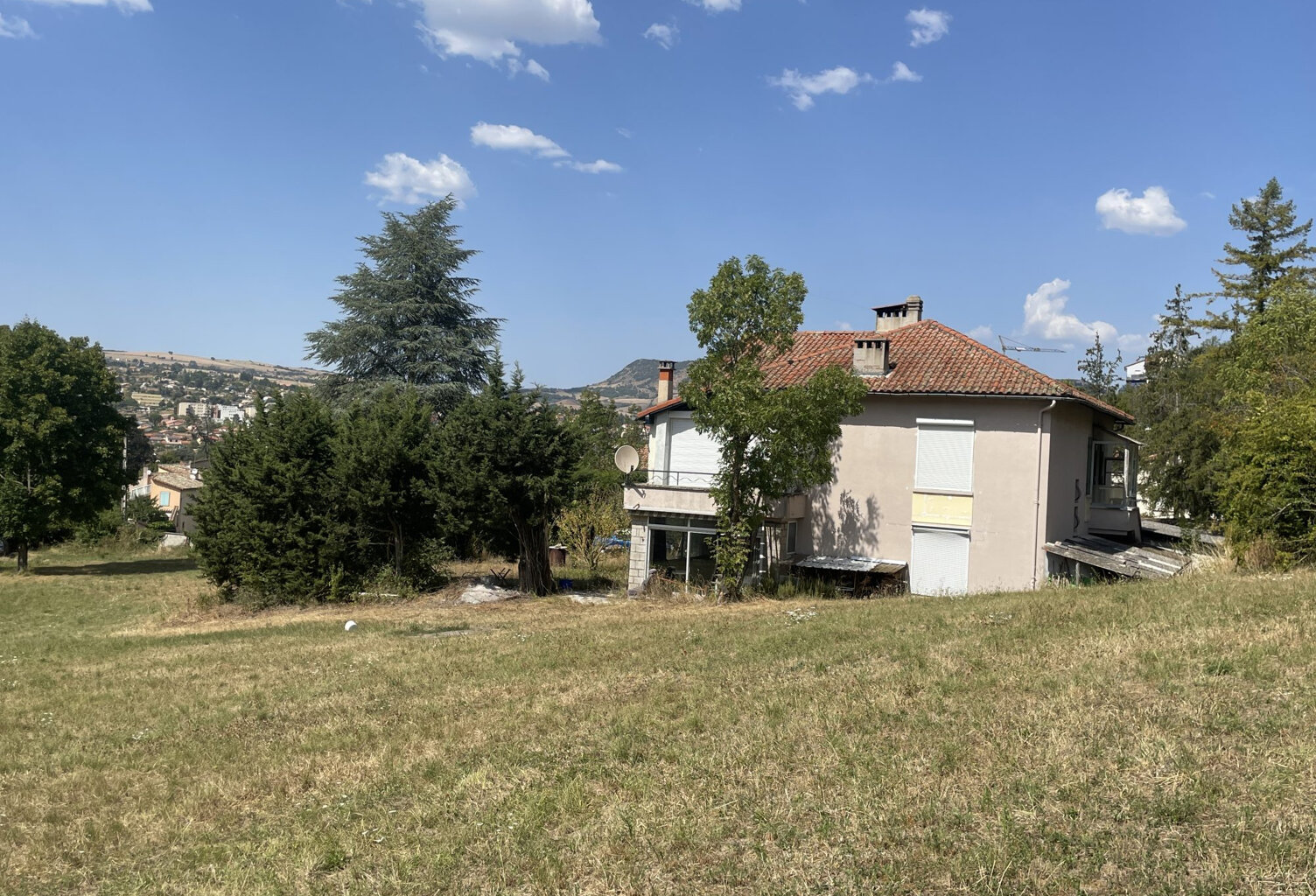 maison à rénover avec grand terrain divisible — photo 1