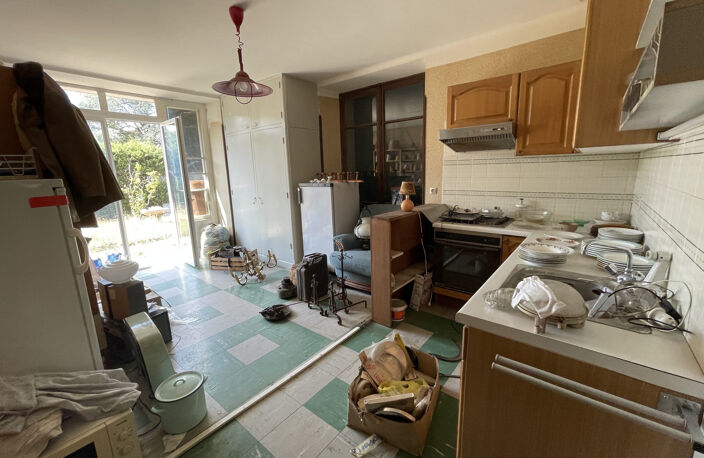 maison à rénover avec grand terrain divisible — photo 3