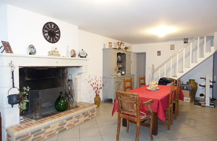MAISON A LOUER A AILLAS — photo 2