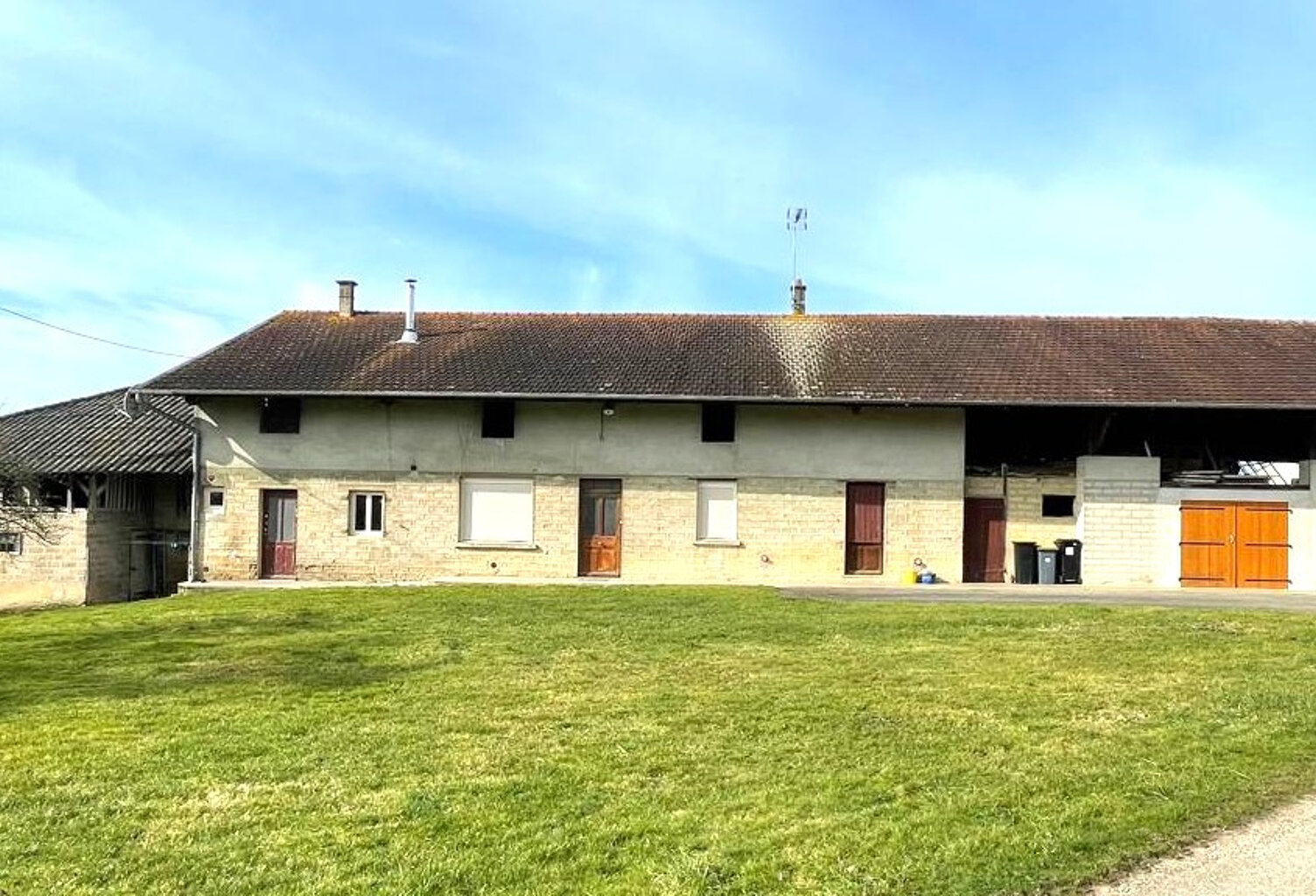 Ferme Bressane à rénover,  sur 1 100 m2 de terrain — photo 1