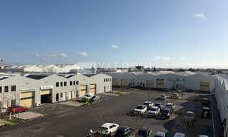 Commerce  871 m² à louer à Vaulx-en-Velin (69120)