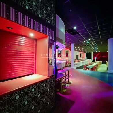 Commerce  645000 €