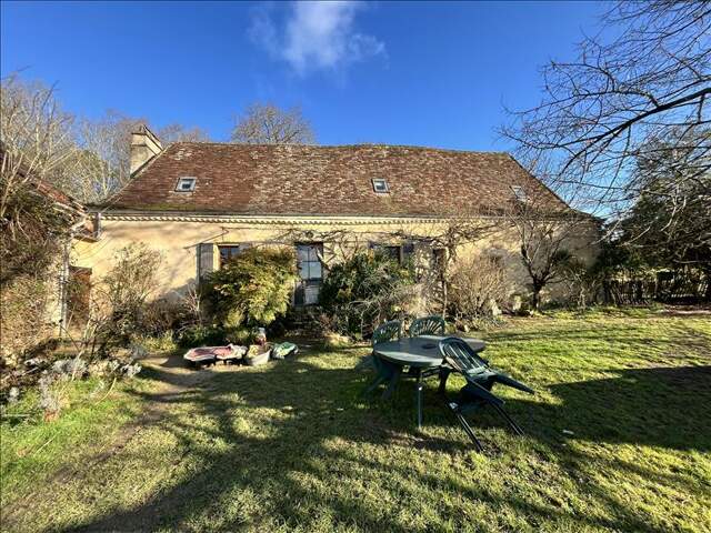 Maison en pierre de 5 pièces principales — photo du bien