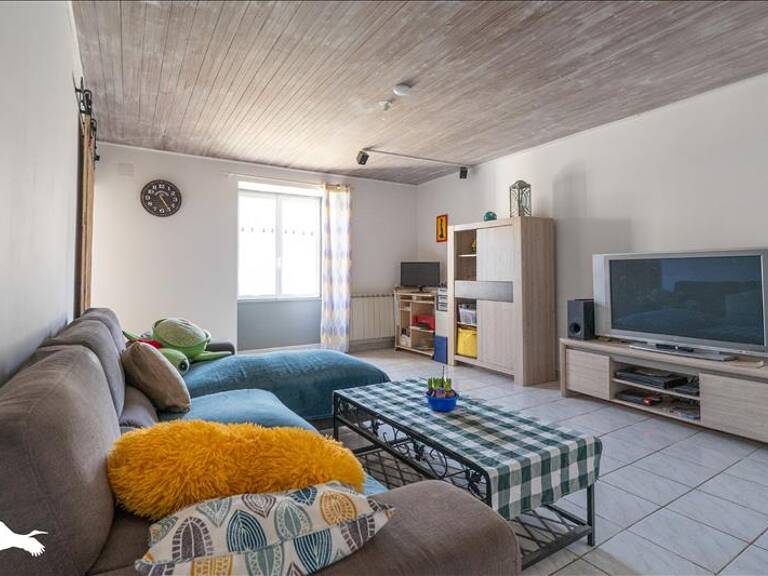 Maison en pierre de 5 pièces principales — photo 1
