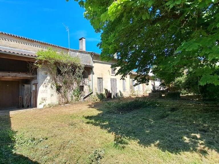 Maison en pierre de 8 pièces principales — photo 1