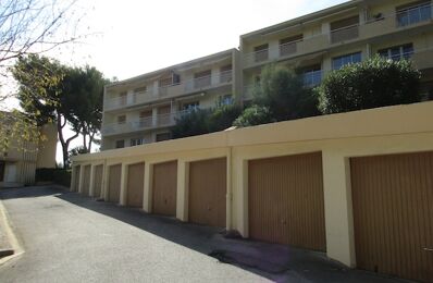 location garage 152 € CC /mois à proximité de Cuges-les-Pins (13780)