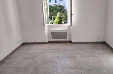 location appartement 800 € CC /mois à proximité de Cuges-les-Pins (13780)