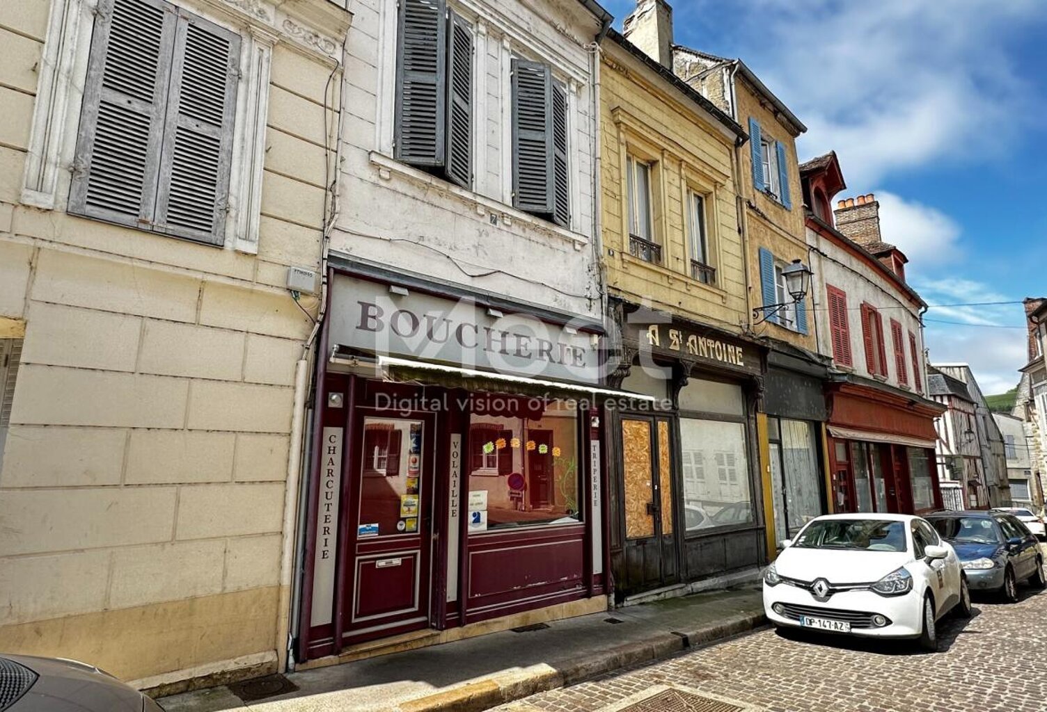 Immeuble à rénover - Joigny — photo 1