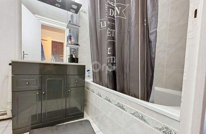 Appartement À Vendre — photo 2