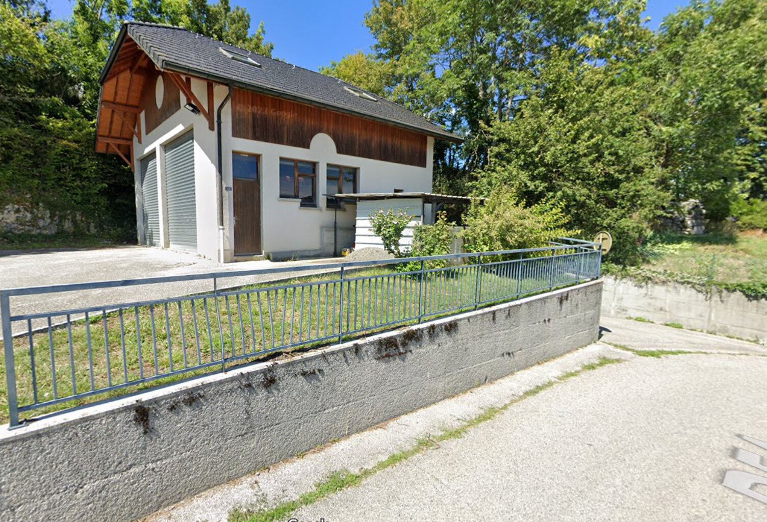 Batiment pour un futur aménagement à Entrelacs — photo 1