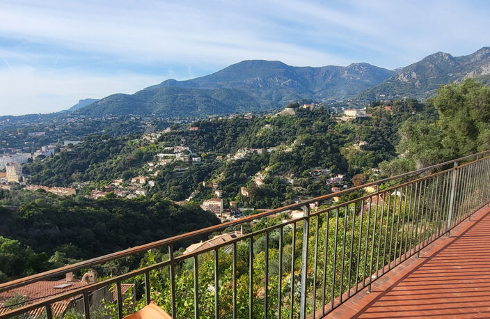 Menton,dernier étage,  villa dolce,appartement Maison de 73 — photo 4